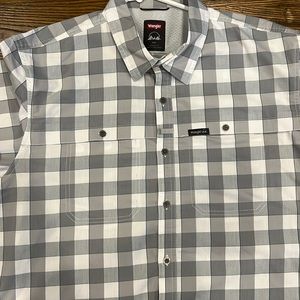 Wrangler Outdoor Series Work shirt w/button fold up sleeves